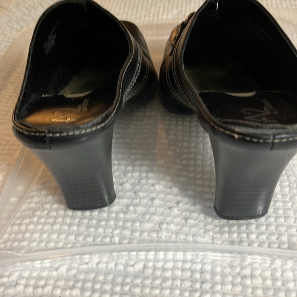 Aerosoles black clog heeled mules. Size7 - Picture 3 of 7